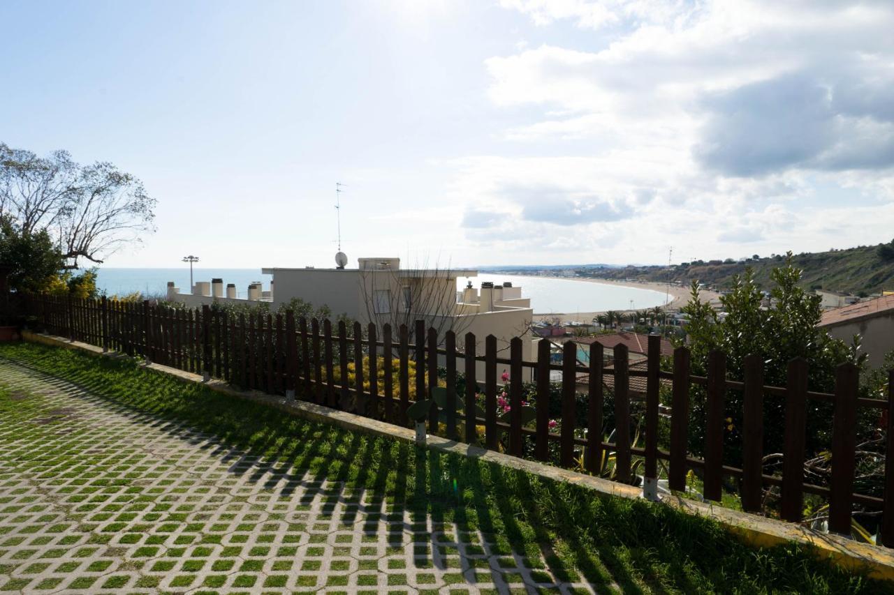 Casa Linda, A Due Passi Dal Mare Apartment Numana Exterior foto