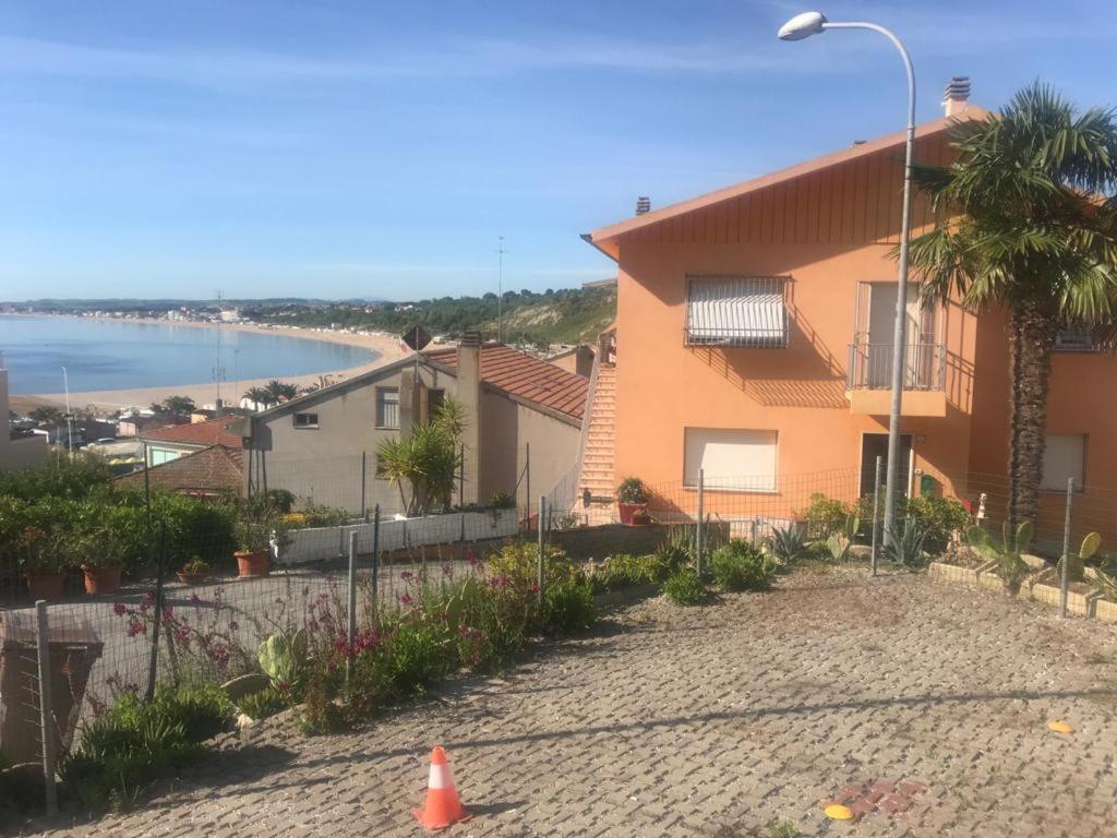 Casa Linda, A Due Passi Dal Mare Apartment Numana Exterior foto